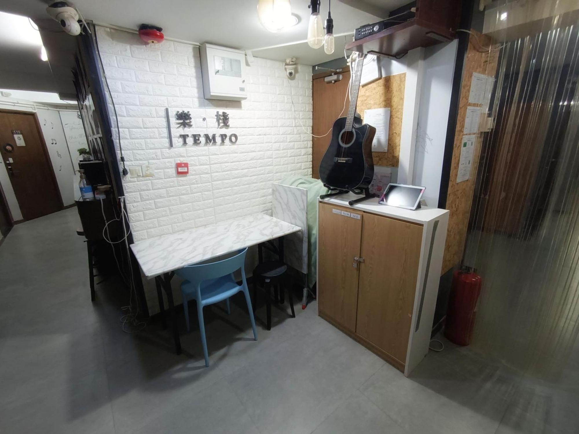 Tempo Inn West Kowloon Hsr Station Гонконг Экстерьер фото